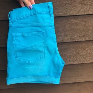 Boyfriend jean shorts || Bright blue || 25